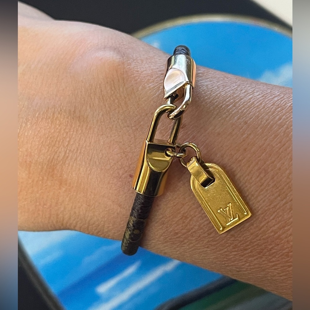 LOUIS VUITTON Nano Monogram Charm Bracelet⭐️W/DUST BAG⭐️💯 AuThENTiC - Picture 10 of 11